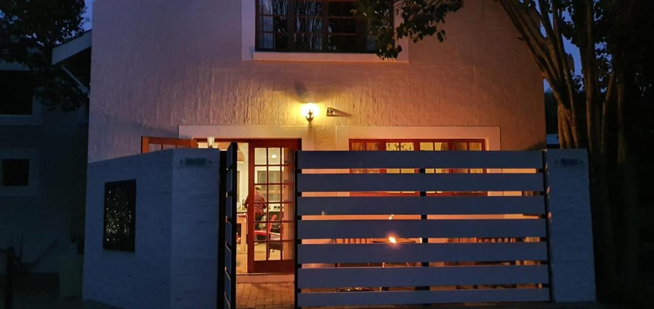 The Gate Guesthouse Кларенс Экстерьер фото